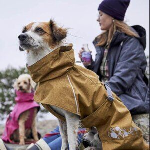 NWT Hurtta Monsoon II ECO Dog Raincoat, Desert, 24-in 60 cm